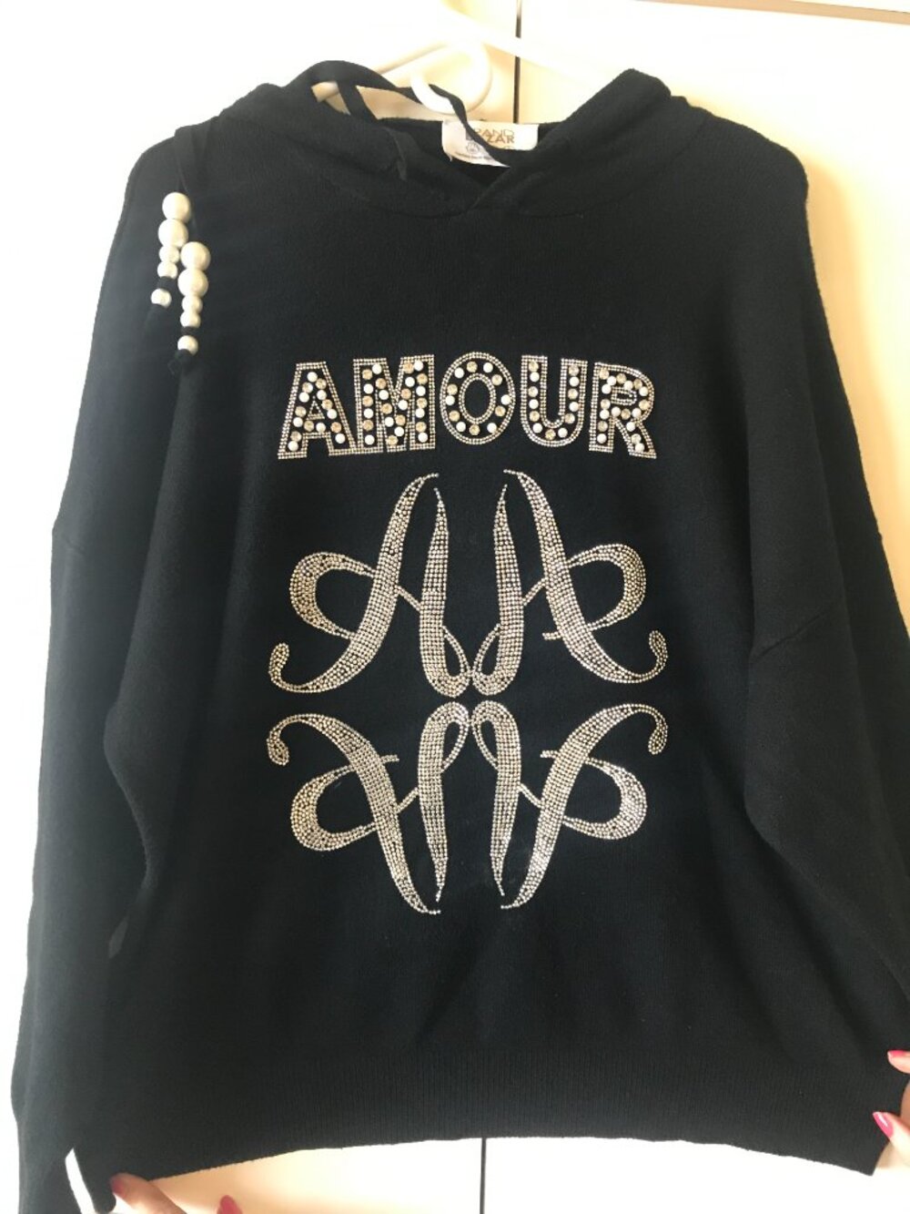 Women Hooded sweater Amore, by Brand Bazaar. Modeling label. S to M